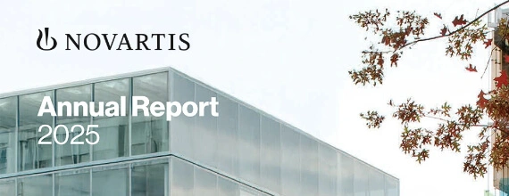 Titulní banner Výroční zprávy Novartis 2025 s logem společnosti a moderní prosklenou budovou